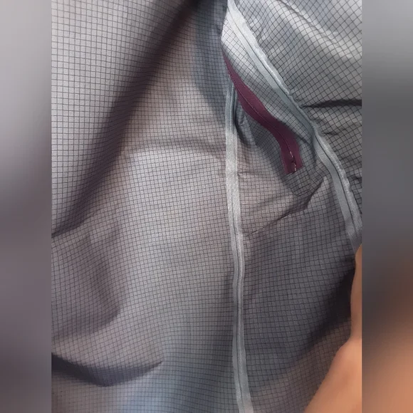 Arc'teryx Alpha SV Burgandy Coat w/ Gortex Pro Shell - Picture 10 of 15